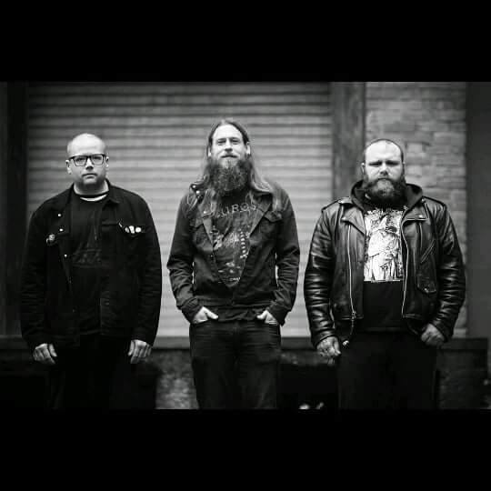 black-pyramid-band