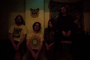 Comet Control regresan en verano con «Center Of The Maze»