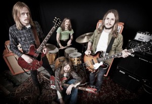 «Too Much Is Not Enough» Segundo Avance Para Lo Nuevo De Graveyard