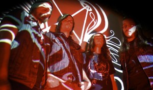 Cough muestra un nuevo avance de su próximo «Still They Pray»