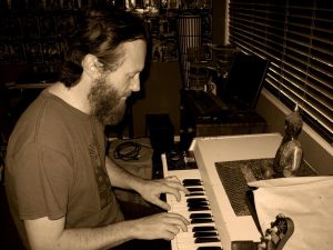 Lamp Of The Universe regresa en Octubre con su décimo álbum de estudio