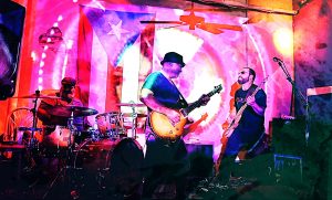 La Iglesia Atómica sigue sumergiéndonos en sus nuevas mantras psicodélicas