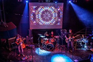 Kozmik Artifactz edita por primera vez en vinilo «Analog», el debut de The Re-Stoned