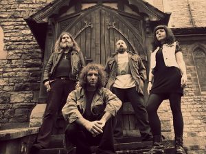 Nueva vocalista y nuevos planes de futuro para Dead Witches