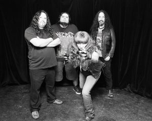 El doom de la vieja escuela se presenta en el debut de Witchcryer