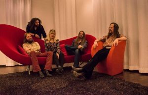 Presentamos “In The Fire”, el nuevo videoclip con el que se desmarcan Siena Root