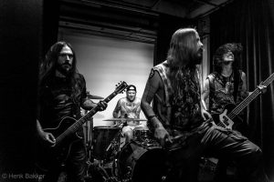 Estimulante, provocador… imponente. Así suena “Weed It And Weep”, el nuevo avance de GURT