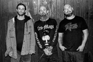 “Dead Silence”, primera toma de contacto en esas memorias perdidas de Mondo Generator y su próximo “Shooters Bible”