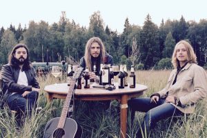 El espectro del mejor blues rock, llega de la mano del debut de Stew