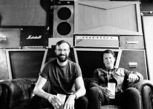 De vuelta al desierto con “Backstabber”, el nuevo videoclip de Electric Jaguar Baby