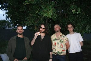 Lewis And The Strange Magics lanza el doble sencillo “Eva in St. Tropez / Cluttered Room”