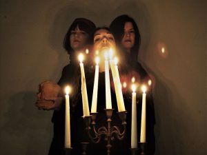 Kabbalah presenta el videoclip de “Night Comes Near”