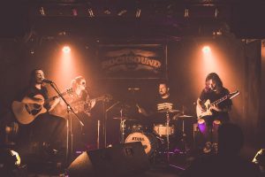 “Imbecile” es el primer avance que nos deja James Vieco de su próximo “Unplugged At Rocksound”