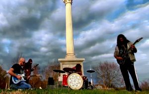 Conexión espiritual con “Kali Puja”, jam session al aire libre de Queen Elephantine