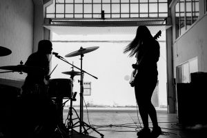 Bala lanza el último avance de su próximo álbum; “Maleza”