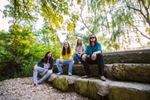 Smokey Mirror ficha por Rise Above Records y presenta su explosivo single “Magick Circle”