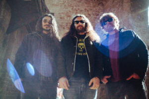 Presentamos todos los detalles y un nuevo single de “Superskull”, lo nuevo de Black Rainbows