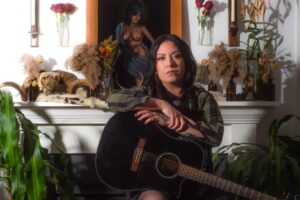 La voz de Windhand, Dorthia Cottrell, regresa con un nuevo álbum en solitario; “Death Folk Country”