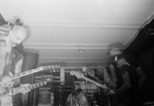 Nick Oliveri y Alain Johaness, invitados de lujo en lo nuevo de Loose Sutures; “Sado Sex For Dummies”