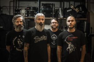 “Tyranny Of Distance” será el nuevo álbum de versiones de Beastwars 