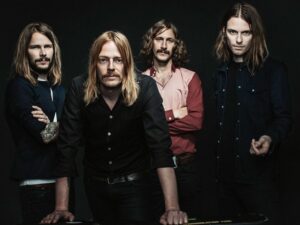 “6” nombre escogido para lo nuevo de Graveyard. Ya puedes escuchar “Twice” su primer avance… 