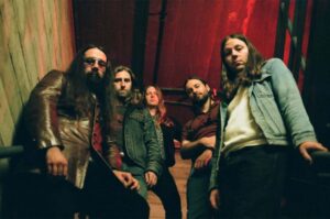 Mondo Drag anuncia su vuelta con el reflexivo “Through The Hourglass”