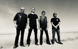 “Nyctophilia”, título para lo nuevo de The Watchers