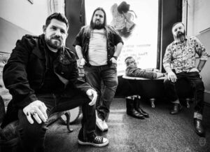 El cuarto trabajo de Fuzz Evil vendrá bajo el título de “Smear Merchants”