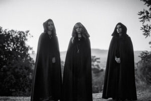 Las angelinas Faetooth anuncian la llegada del nuevo “Labyrinthine”