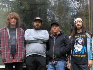 Abanamat está de vuelta anunciando su nuevo y segundo álbum, “Abominat”