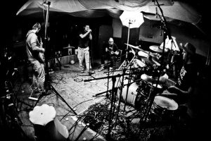 Palm Desert anuncia su regreso con “Rays Of The Gold And Grays”